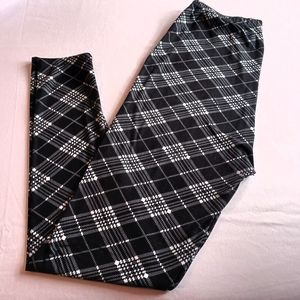 NWOT Plaid Leggiings